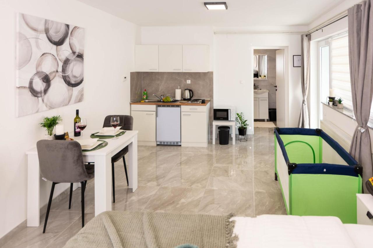 Apartmani Sun & Moon Belovár Kültér fotó